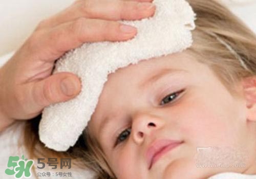 婴儿拉肚子发烧39度,宝宝拉肚子发烧39度反复发烧 婴儿拉肚子发烧39度,宝宝拉肚子发烧39度反复发烧