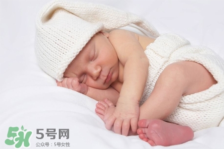 宝宝发烧按摩哪个部位退烧图解,宝宝发烧如何按摩退烧 宝宝发烧按摩哪个部位退烧图解,宝宝发烧如何按摩退烧