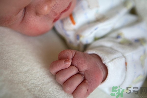 正确拍背排痰,痰多拍背的方法