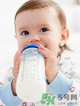 为什么宝宝会奶粉过敏,婴儿为什么会奶粉过敏