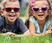 三岁宝宝能不能戴太阳镜,儿童戴眼镜的正确方法