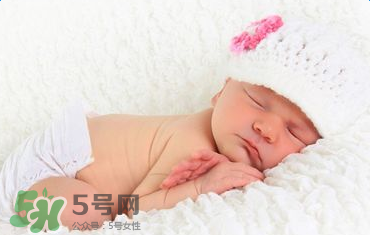 护臀膏和爽身粉一样吗,护臀膏跟爽身粉有什么区别 护臀膏和爽身粉一样吗,护臀膏跟爽身粉有什么区别