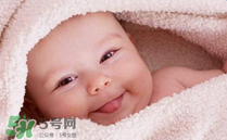 婴儿的护臀霜能不等用在脸上,宝宝护臀霜涂在哪些位置 婴儿的护臀霜能不等用在脸上,宝宝护臀霜涂在哪些位置