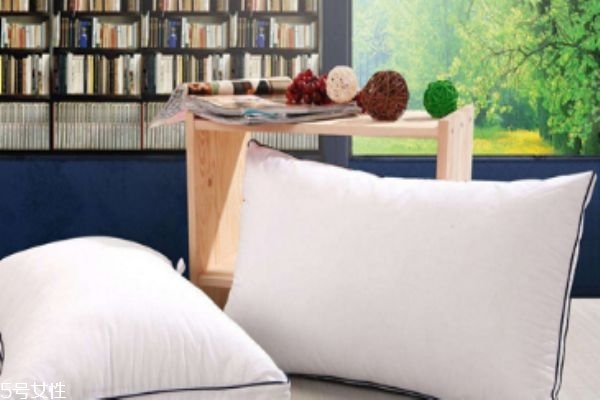 小孩的枕头,孩子枕高枕头的危害