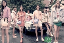 冬天背什么颜色的包好看,冬天适合背什么颜色的包