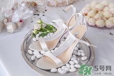 穿高跟鞋的注意事项,穿高跟鞋要注意什么