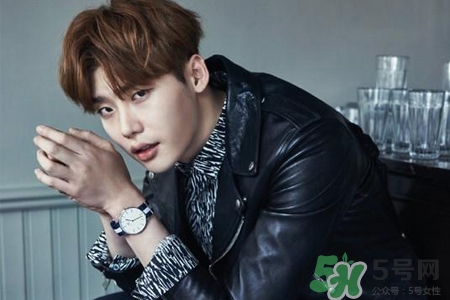 dw表是石英表还是机械表,dw是石英表吗