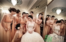 参加婚礼不能穿什么颜色的衣服,参加婚礼不能穿什么颜色的鞋子