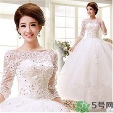 10月份参加婚礼穿什么衣服,10月份结婚几月份拍婚纱照