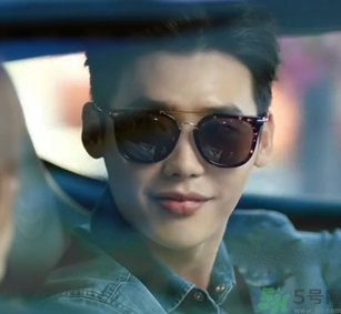 李钟硕同款眼镜,李钟硕戴眼镜图片