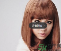 如何在家自己剪刘海简的方法,超简单,在家剪刘海简单方法