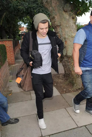 棕色针织帽搭配,棕色针织帽子