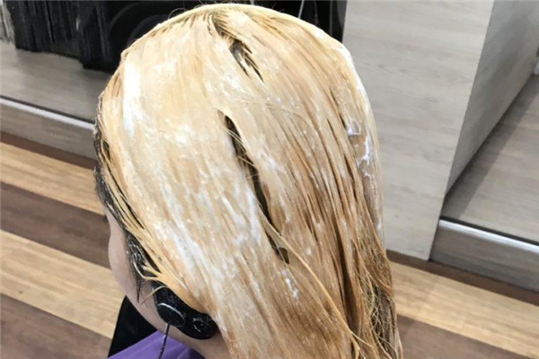 假发一般多久洗一次,漂过的头发怎么恢复