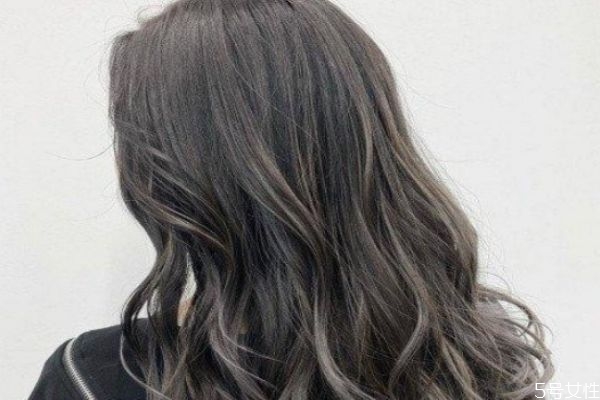 漂完头发是什么颜色,漂发后是什么颜色