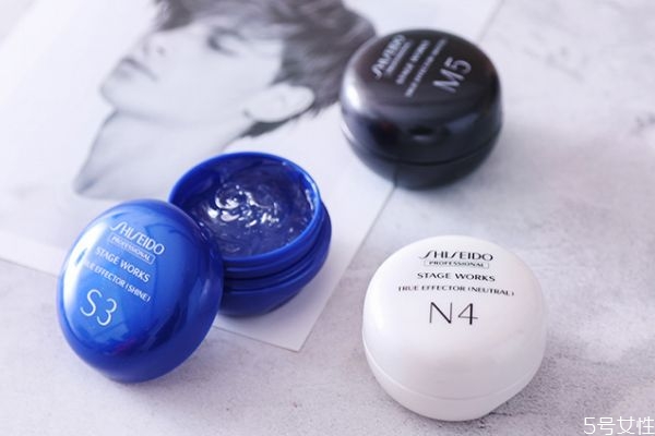 喷了定型睡一觉可以吗,定型喷雾晚上喷了可以睡觉吗