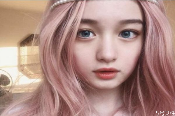 什么人适合染粉色头发,染粉色头发好看吗