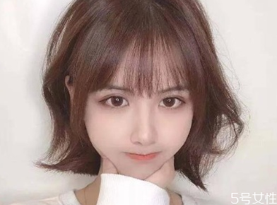 用散粉扑头发会脱发吗,散粉会导致脱发吗