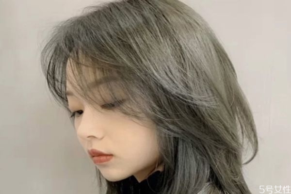 闷青色怎么让它脱色快一点,闷青色退色过程