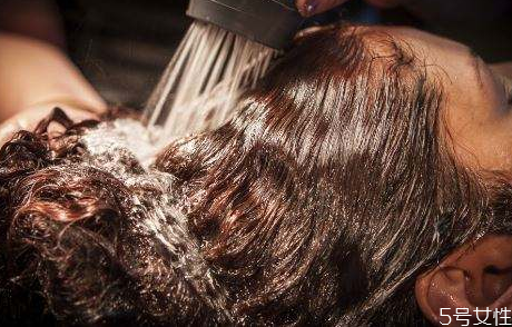 理发店用的洗发水好吗,为什么理发店的洗发水特别好用 理发店用的洗发水好吗,为什么理发店的洗发水特别好用