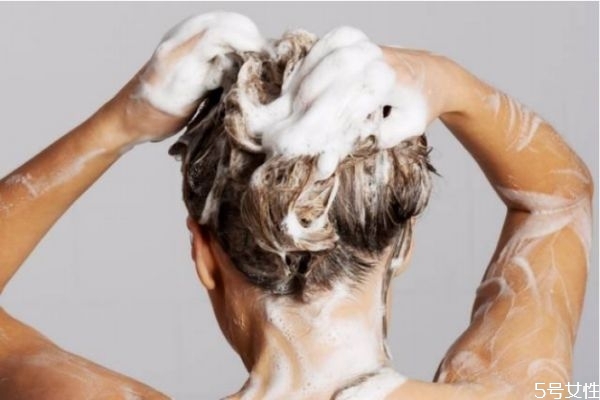 油性头发去油小窍门,怎么样才能让头发不油 油性头发去油小窍门,怎么样才能让头发不油