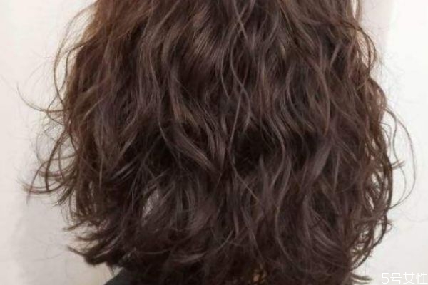 什么烫发维持时间长,烫发保持不久是为什么