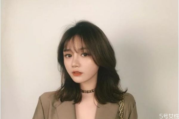 电发和烫发有什么区别,烫头发和电头发一样吗