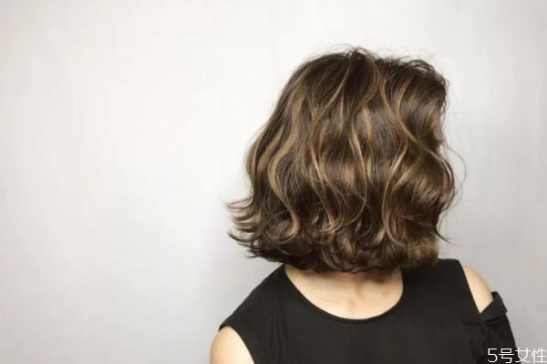 齐脖短发怎样烫好看,齐脖短发怎么烫发图片