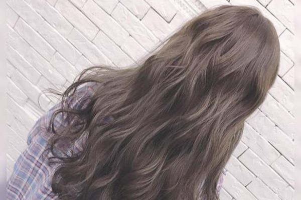 不张扬的发色,张扬的发色