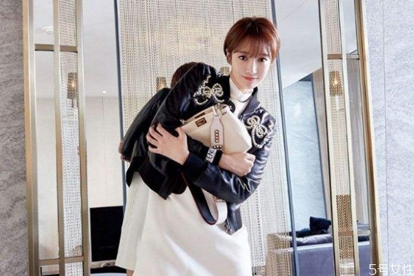 摩根烫杠子用多大好,摩根烫杠子大的还是小的蓬松呢