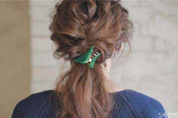 怎样能让头发变蓬松,头发怎样扎出蓬松感 怎样能让头发变蓬松,头发怎样扎出蓬松感