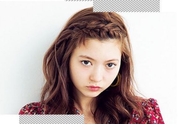 刘海怎么编蜈蚣辫,刘海蜈蚣辫的编法图解 刘海怎么编蜈蚣辫,刘海蜈蚣辫的编法图解