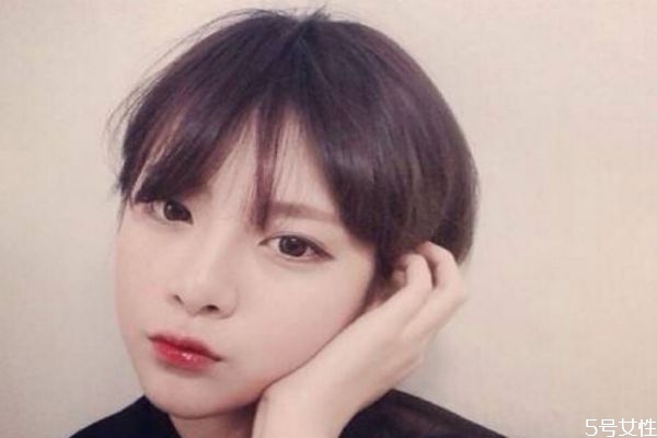 拯救刘海烫焦头发妙招,刘海烫焦了最快补救方法