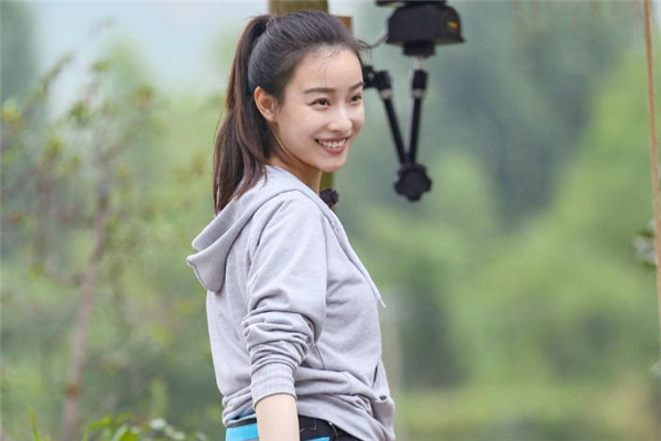 学生党发际线高怎么扎马尾,学生发际线高怎么扎马尾