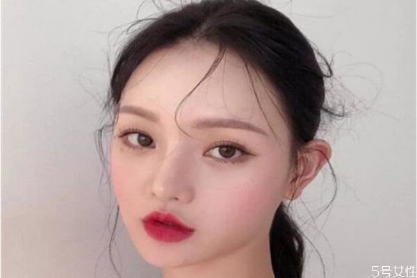 染发后多久能用洗发水洗头,染发后多久能用洗发水