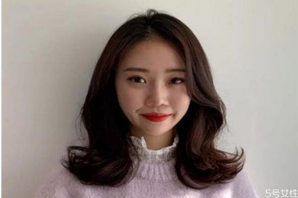 刘海总是中分怎么恢复,刘海总是中分怎么办