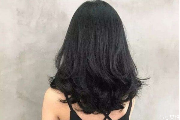 烫头发很伤头发吗,烫头发是不是很伤头发 烫头发很伤头发吗,烫头发是不是很伤头发