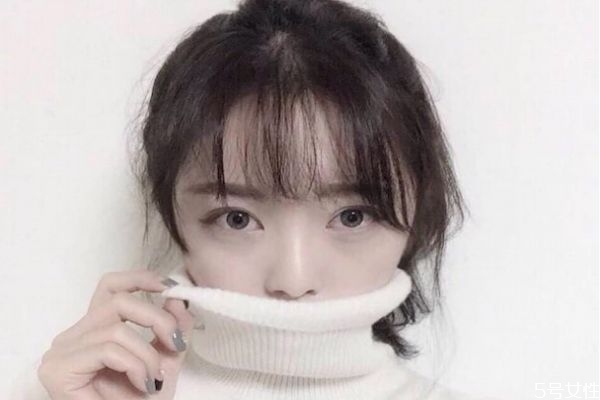 额头窄该不该留刘海,额头窄该不该留刘海男