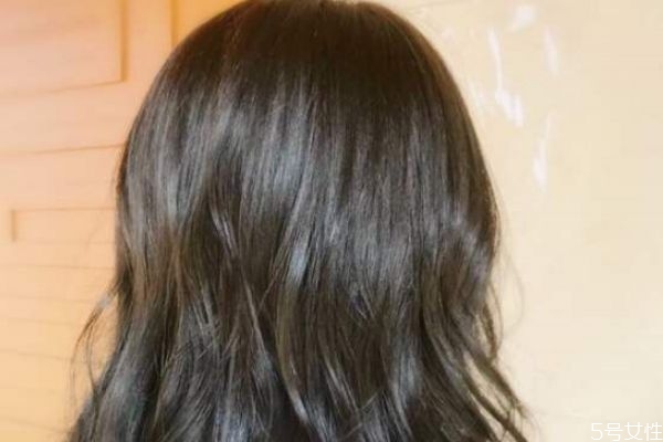 黑茶色和栗棕色哪个好看,栗棕色和茶棕色哪个好看