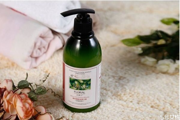 什么时候抹弹力素和精油,先抹弹力素还是先抹精油