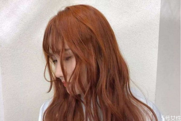 漂色和褪色有什么不一样,褪色跟漂色一样吗 漂色和褪色有什么不一样,褪色跟漂色一样吗