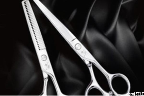 普通剪刀怎么打薄,无痕剪刀和打薄剪的区别