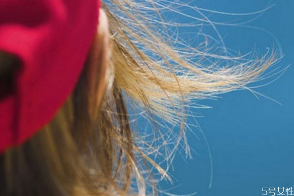 怎么让头发不那么蓬松,怎样弄头发才显得蓬松 怎么让头发不那么蓬松,怎样弄头发才显得蓬松