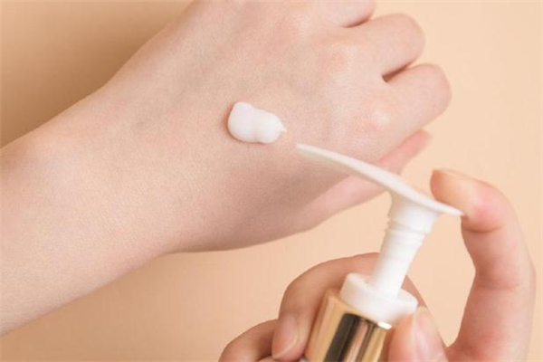 飘柔免洗护发素可以每天用吗,免洗护发素可以干发状态下使用吗