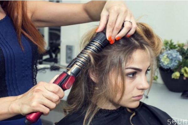 头发烫完不卷怎么补救,头发烫的不卷怎么补救 头发烫完不卷怎么补救,头发烫的不卷怎么补救
