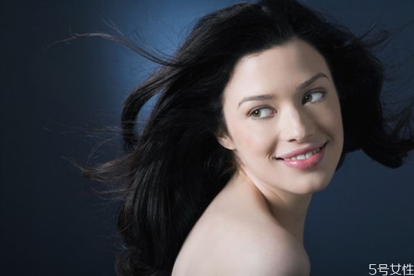 头发干枯可以焗油吗,染发过后又焗油对头发可以吗 头发干枯可以焗油吗,染发过后又焗油对头发可以吗