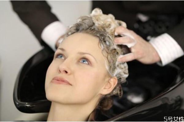 染发之后几天可以洗头发,染头发后几天能洗头发