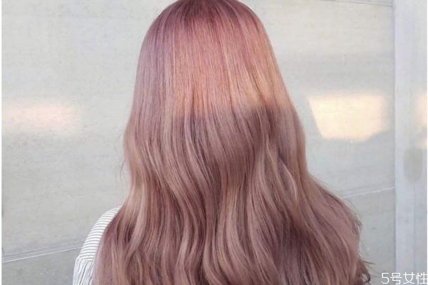 冷水洗头掉色快还是热水洗头掉色快,冷水洗衣服会不会掉色 冷水洗头掉色快还是热水洗头掉色快,冷水洗衣服会不会掉色