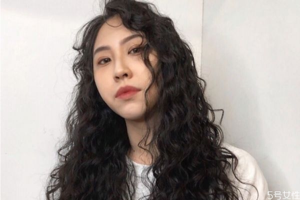 发量多适合羊毛卷吗,头发多适合羊毛卷吗 发量多适合羊毛卷吗,头发多适合羊毛卷吗