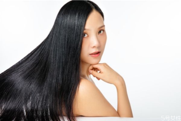 为什么头发打薄后容易翘,头发打薄会蓬松吗 为什么头发打薄后容易翘,头发打薄会蓬松吗