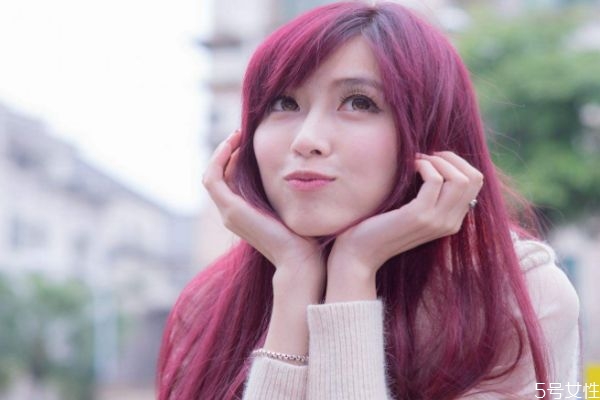 为什么不能染红色头发,风水大师说不能染红色头发